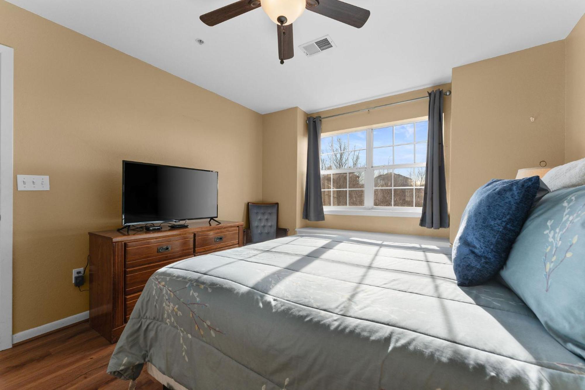 Cozy Top Floor 2Br Condo With View And Amenities!! Point Lookout Экстерьер фото