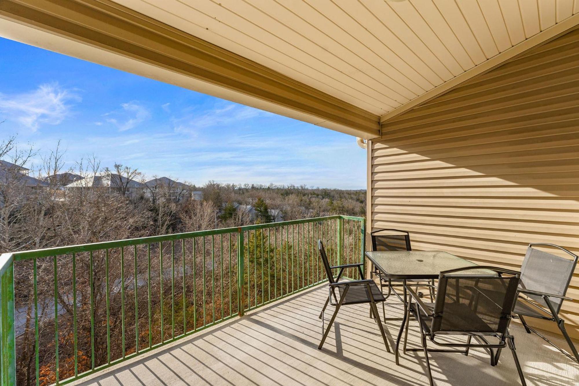 Cozy Top Floor 2Br Condo With View And Amenities!! Point Lookout Экстерьер фото