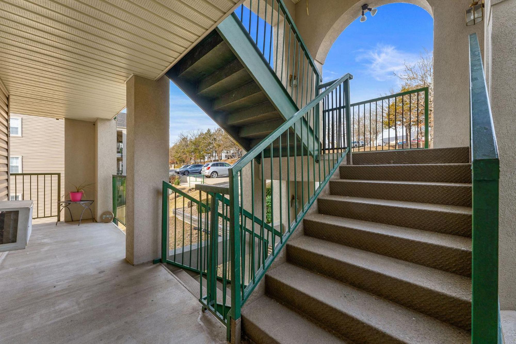 Cozy Top Floor 2Br Condo With View And Amenities!! Point Lookout Экстерьер фото
