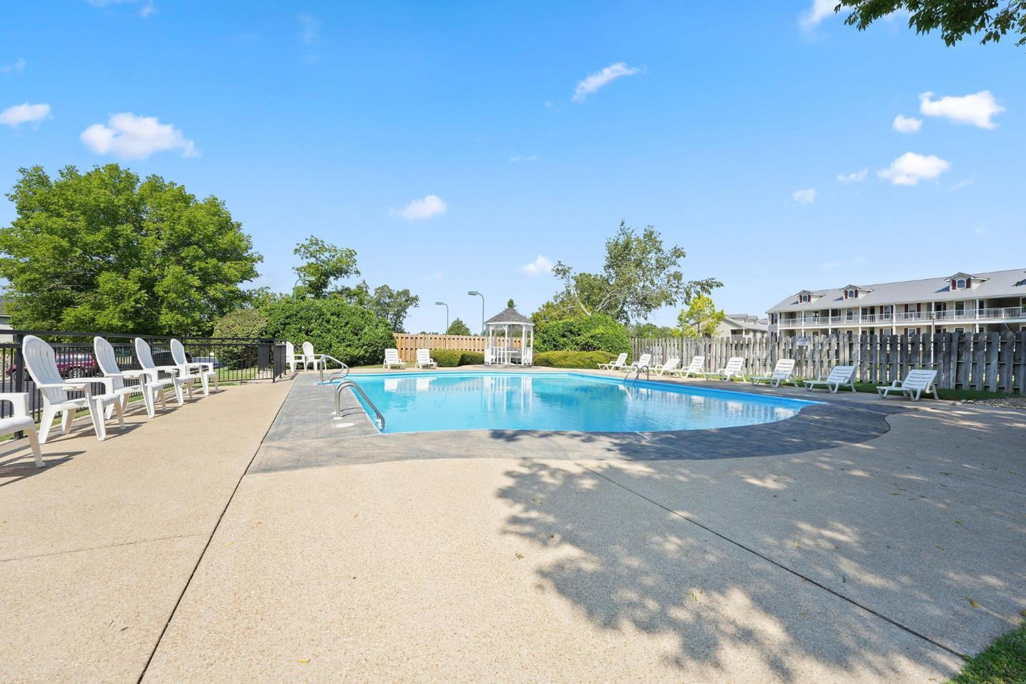 Cozy Top Floor 2Br Condo With View And Amenities!! Point Lookout Экстерьер фото